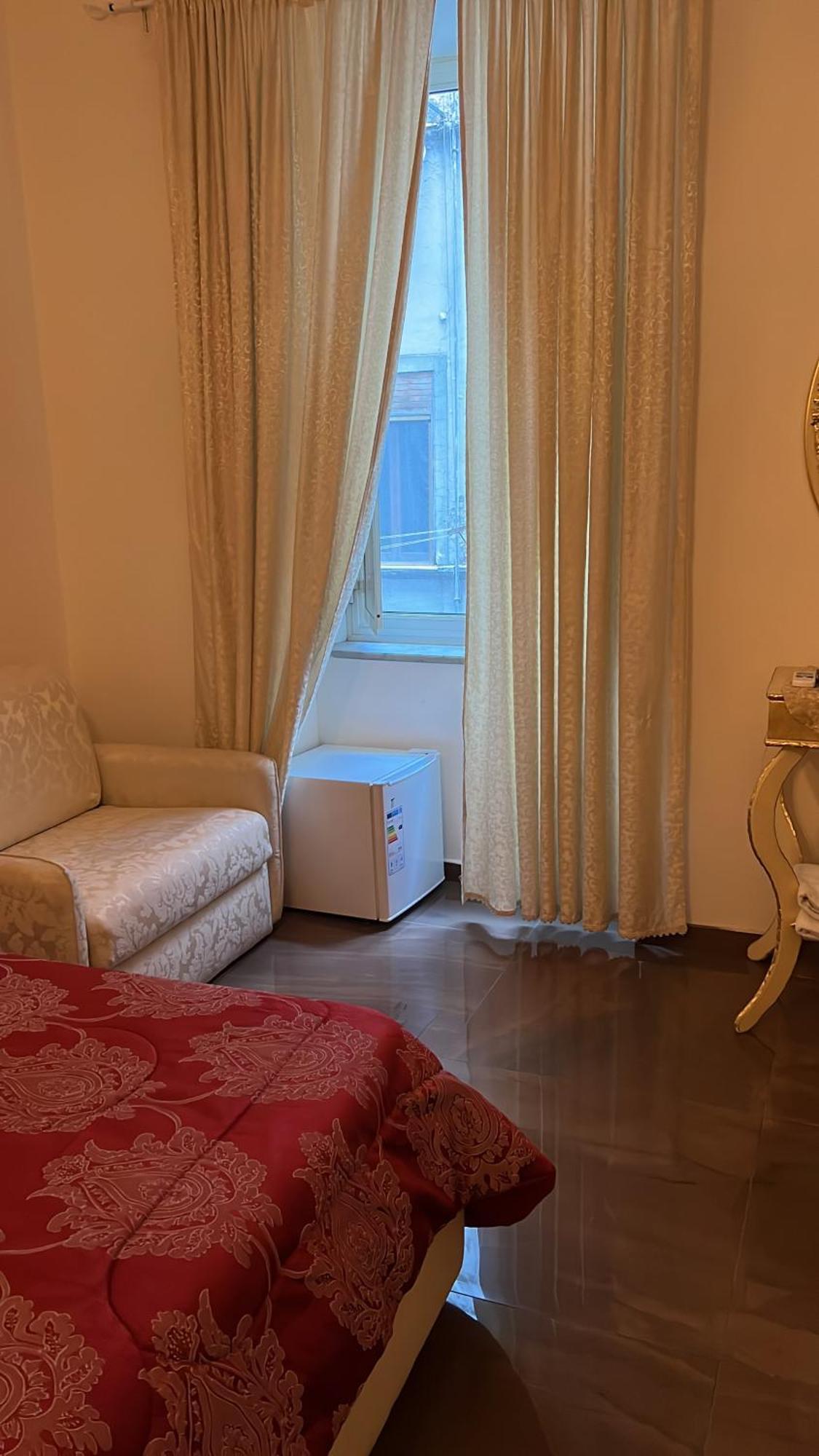 Beb Mariafrancesca Bed & Breakfast Napoli Bagian luar foto