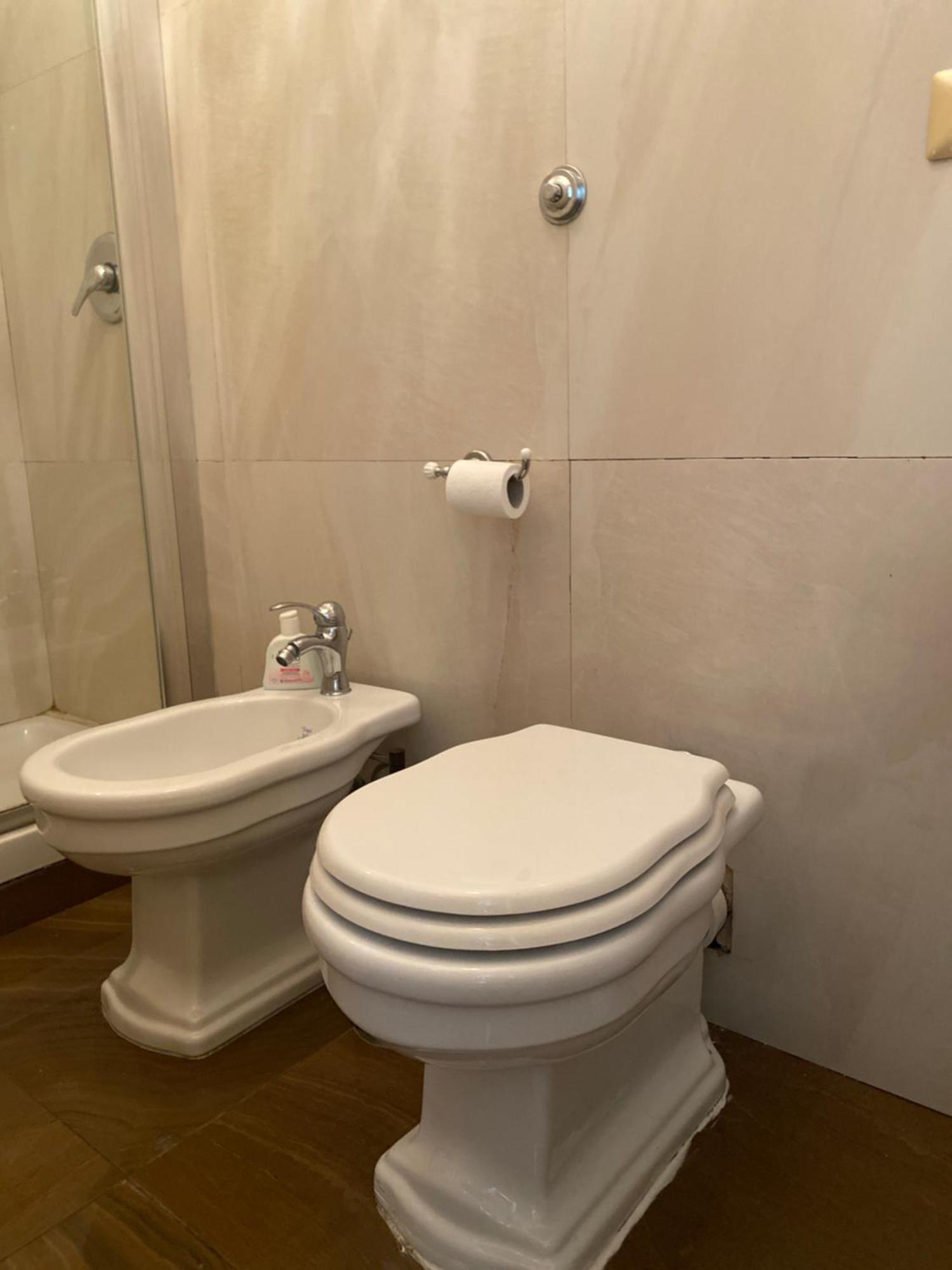 Beb Mariafrancesca Bed & Breakfast Napoli Bagian luar foto