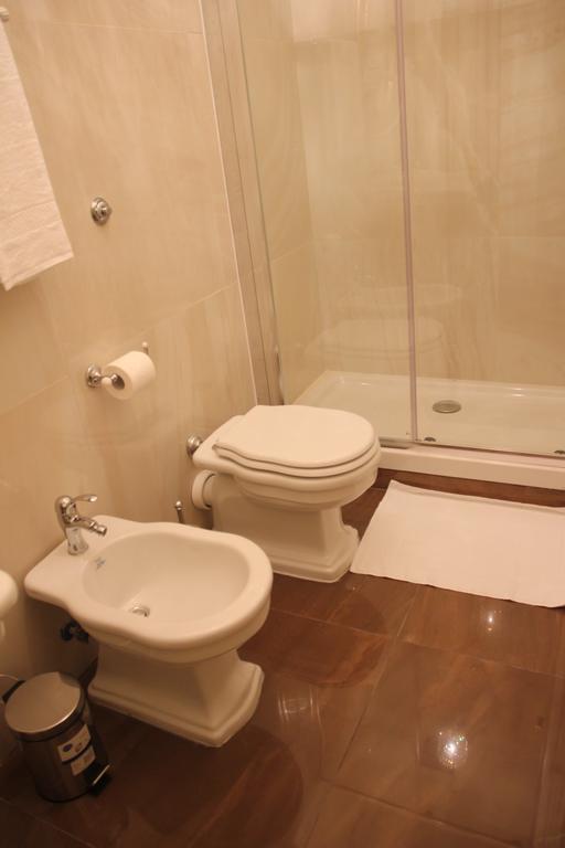 Beb Mariafrancesca Bed & Breakfast Napoli Bagian luar foto