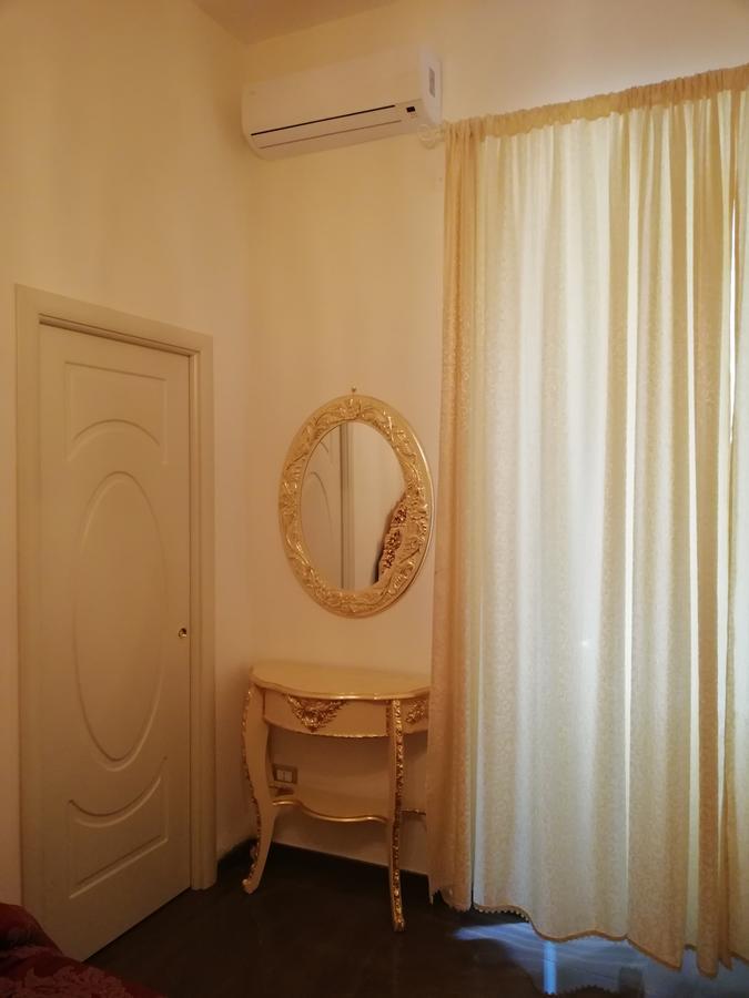 Beb Mariafrancesca Bed & Breakfast Napoli Bagian luar foto
