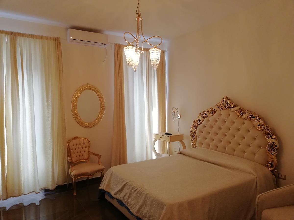 Beb Mariafrancesca Bed & Breakfast Napoli Bagian luar foto